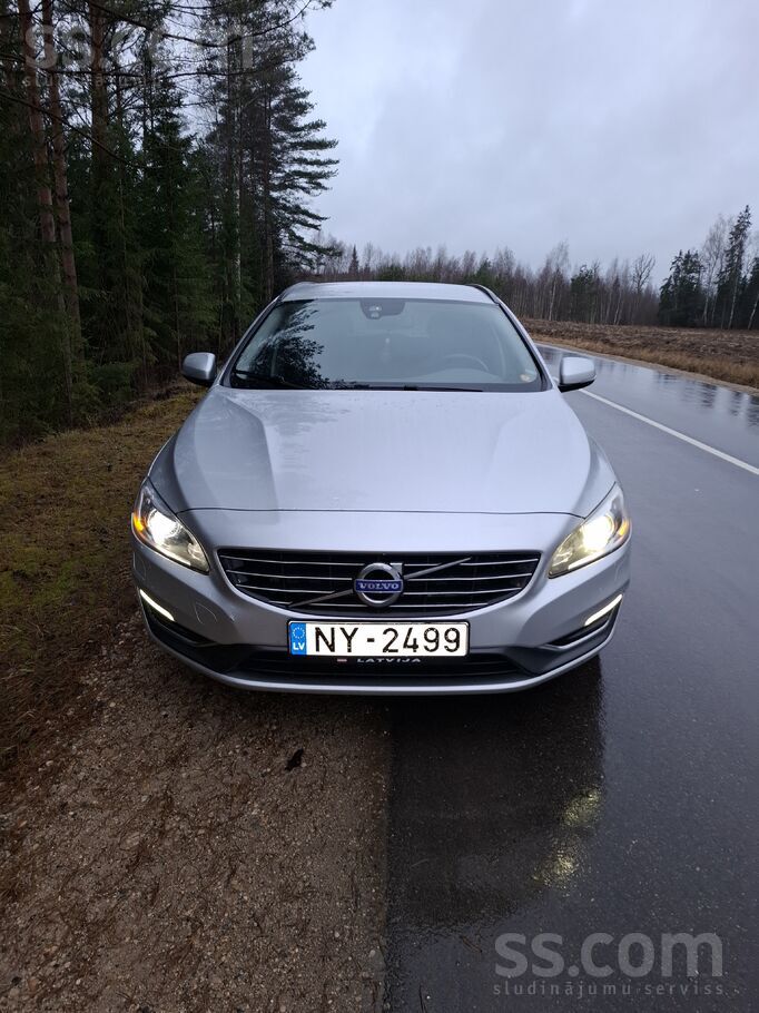 Pārdodu Volvo V60 2.0 D4 133kw. Teicamā tehniskā un vizuālā stāvoklī. Veikta
