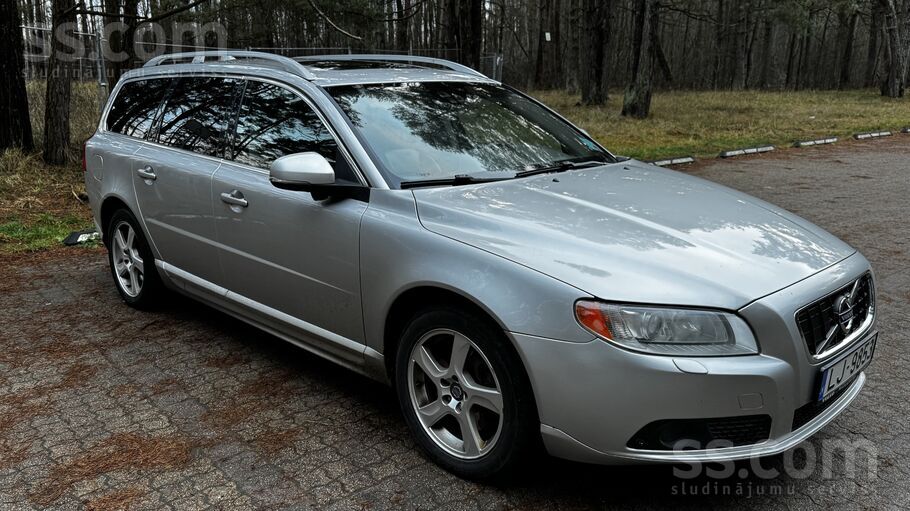 Volvo Продаю Volvo V70 2.4 D5 Awd (215 л. с. )