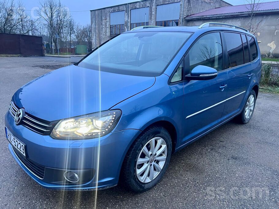 Volkswagen Touran 2.0 Dsg, 7 vietīgs, mazs nobraukums (pārbau