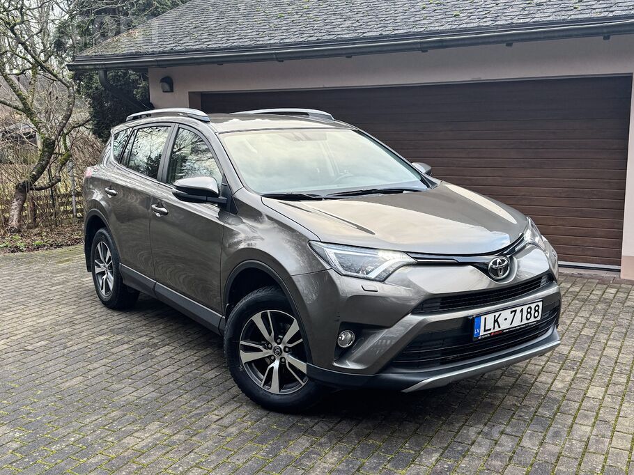 Toyota Rav4 2.0 Benzīns no īpašnieka. Lieliskā stāvoklī, 