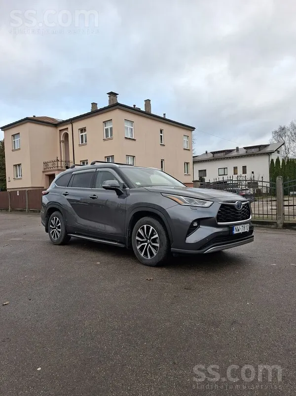 Toyota Pārdodas Toyota Highlander pirkta Latvijā pie ofic