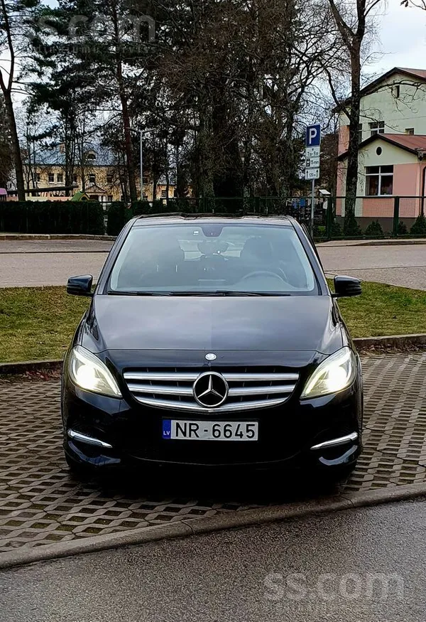 Mercedes Tiek pārdots Mercedes B200