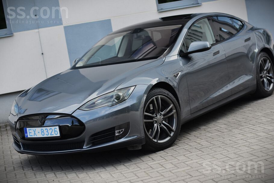 Tesla Model S 85P 7 sēdvietas. Pirmā reģistrācija 19.12.2013.g Auto ļoti labā stāvok
