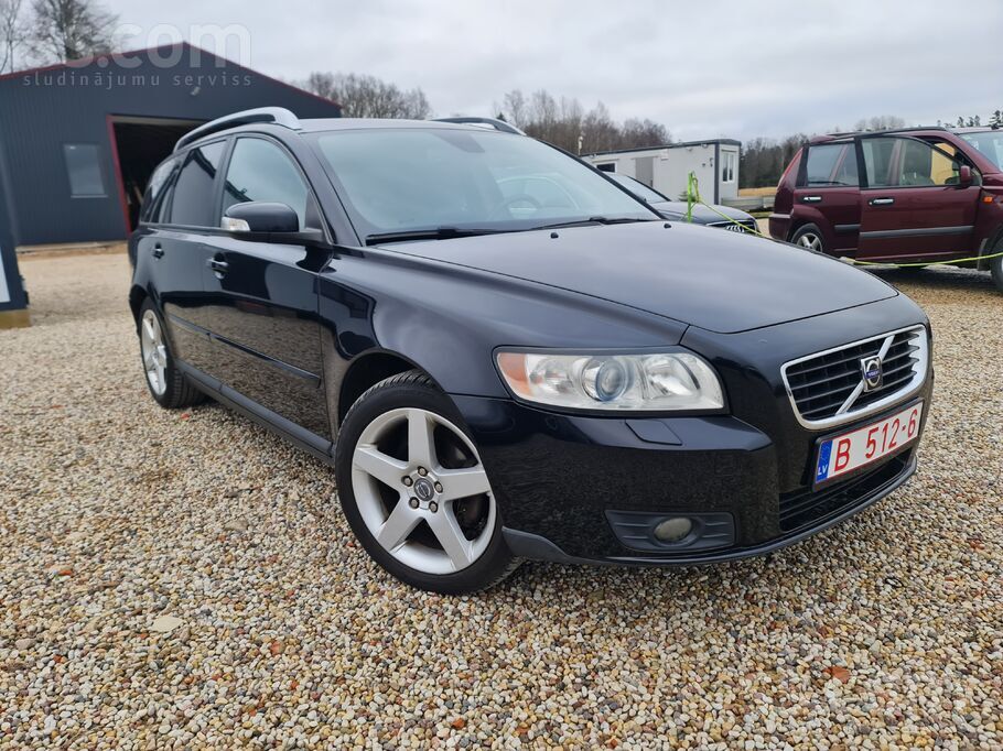 Volvo Tikko no Holandes. Firma pārdod Volvo V50 ar 2.0 i