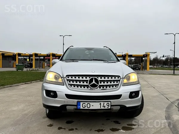 Mercedes Kopts Ml320 165 KW Svaiga TA. Bez pneimo. 