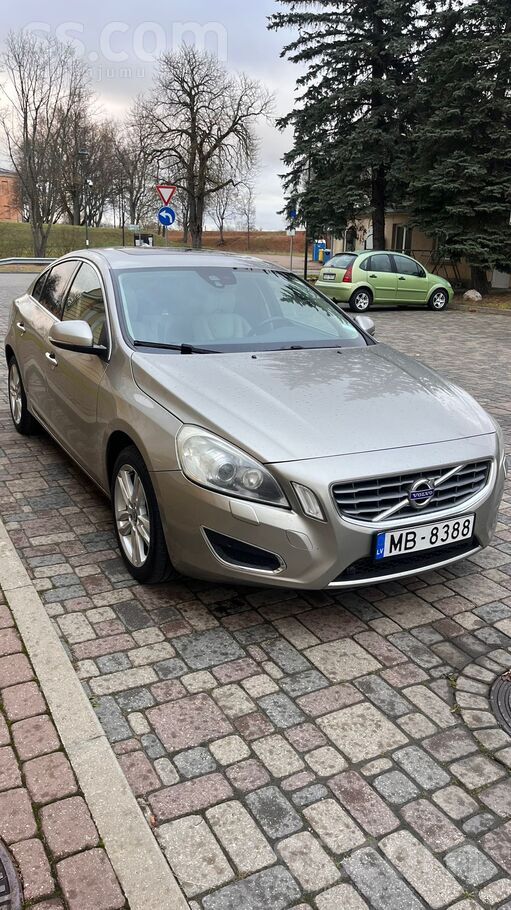 Volvo Sakarā ar ģimenes pieaugumu Pārdodu Volvo S60 2.0 
