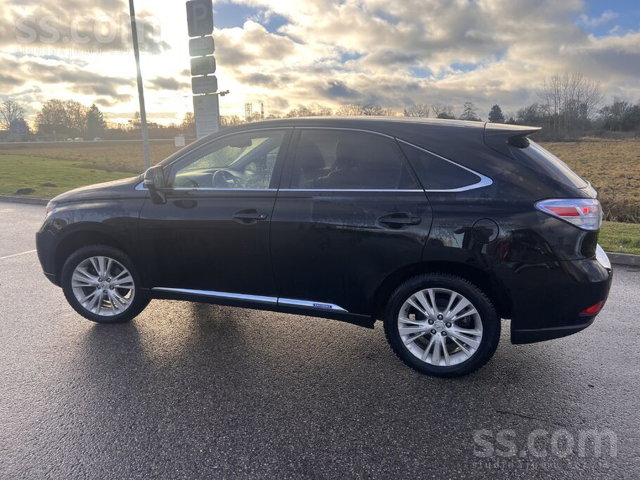 Dinamisks auto ar jaunu TA. Braukusi pa Rīga-Liepāja-Rīga maršrutu. Visas ap