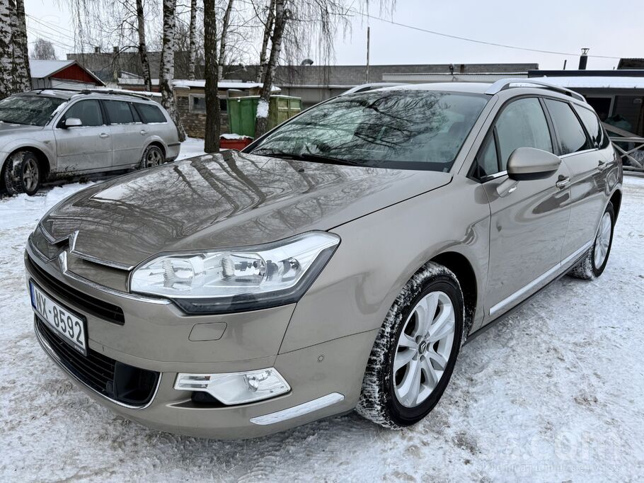 Citroen C5 2.0 Hdi Exclusive 100 kW (136 Zs)
Возможен обмен и лизинг.
Н