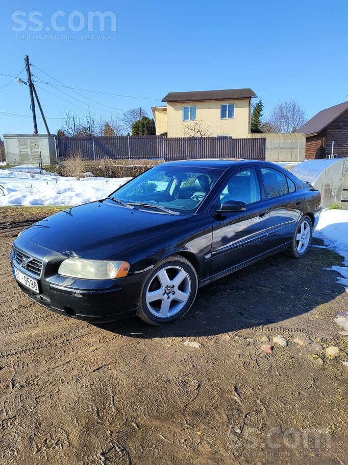 Volvo S60 facelift, labā tehniskā stāvoklī. Piekare klus
