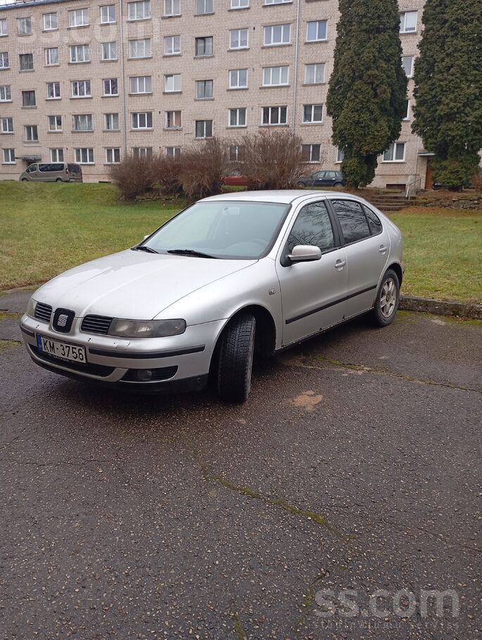 Seat Leon 2001.gada. Atrodas Cēsu novadā, Liepā.