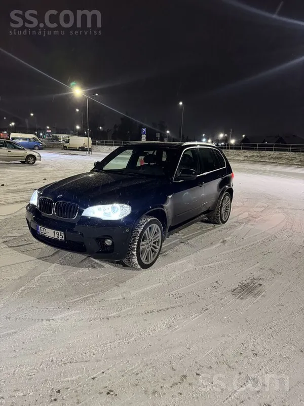 BMW Pārdodu labu ğimenes auto tiek Lietots ikdienā. vi