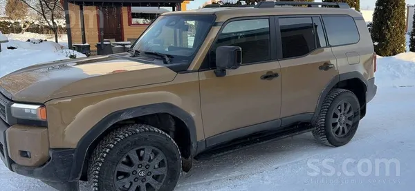 Toyota Garantija. Pirkta Latvijā. Divas atslēgas. Palīdzē