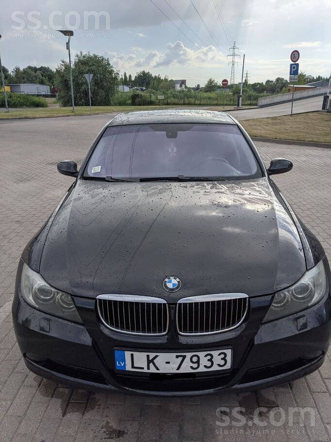 Pārdodu BMW 3. sēriju (E90) 325i, 2006. gada izlaiduma, melns sedans ar 2.5