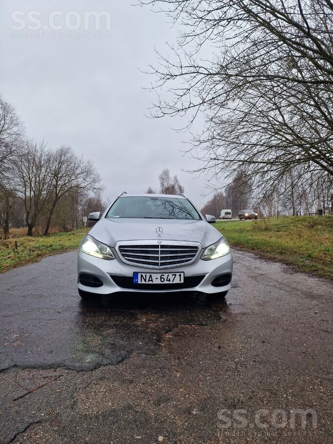 Продаю надёжный и ухоженный Mercedes W212 2015 года. Машина в отличном техни