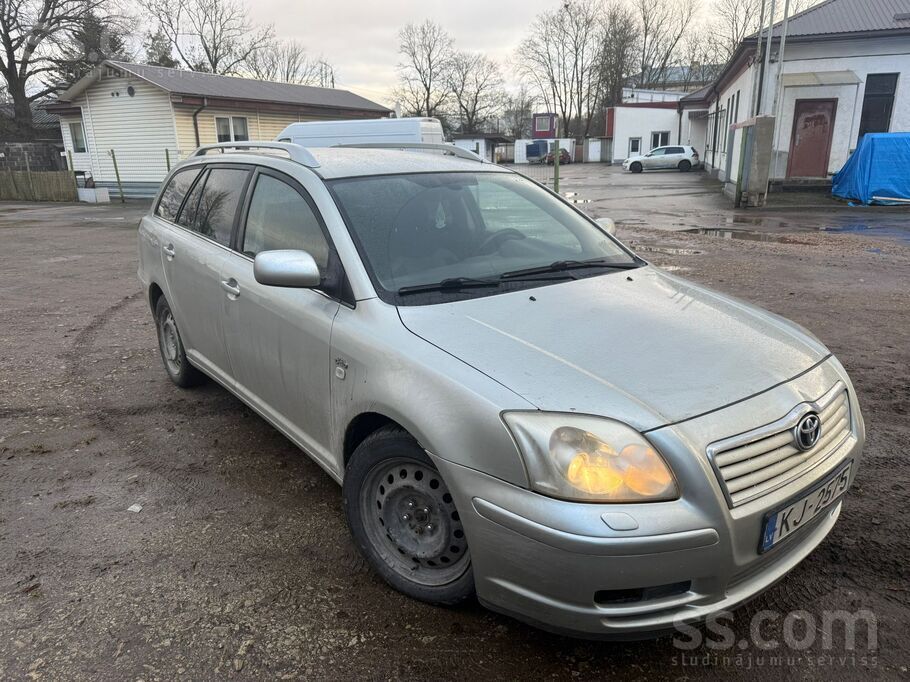 Toyota Pārdodu ar pirmo iemaksu -300 eiro un savstarpēju 