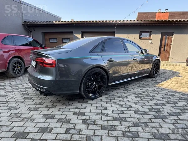 Audi Feislifta modelis S8 ar Abt rupnicas vadibas bloku