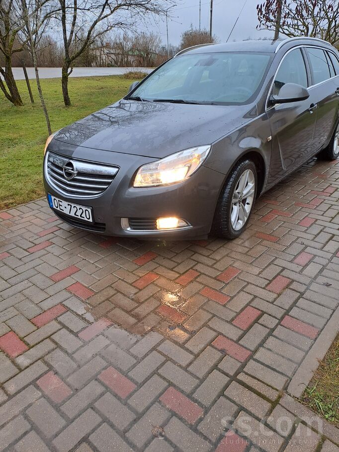 Opel Opel Insignia 2010g. Labā tehniskā un vizuāla stāv