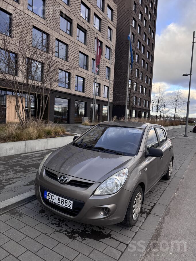 Pārdod Hyundai I20, Ta līdz 07.10.2026.Ļoti ekonomisks benzīns-gāze, nobr 34