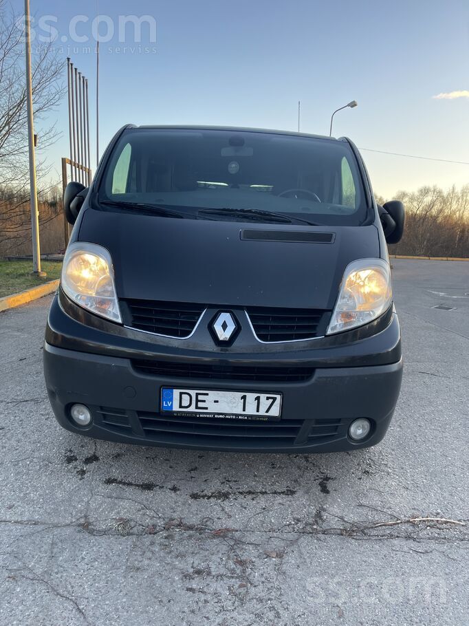 Renault Pārdodu Renault Trafic busiņu labā tehniskā un viz