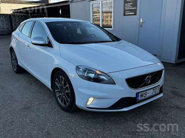Volvo Volvo V40 R Design 2.0D4 140 kW. Тех. осмотр до 02