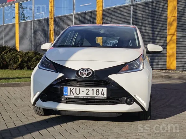 Ērts, ņiprs un žiperīgs ikdienas un pilsētas auto Toyota Aygo
Kompaktie gab