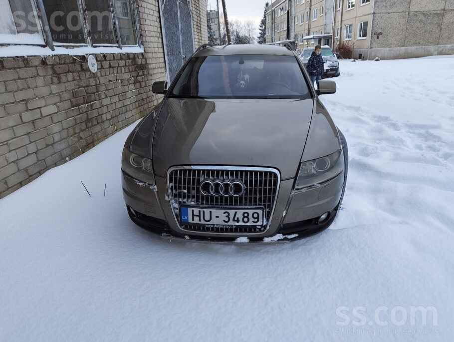 Audi Mašīna darbā kārtībā motors strādā ļoti labi. dzin
