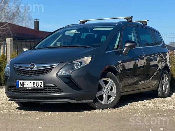 Opel Opel Zafira Tourer ar 2.0 dīzeļa dzinēju un automā