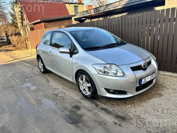 Toyota Pārdodu sportisku un stilīgu Toyota Auris 2.0 dies