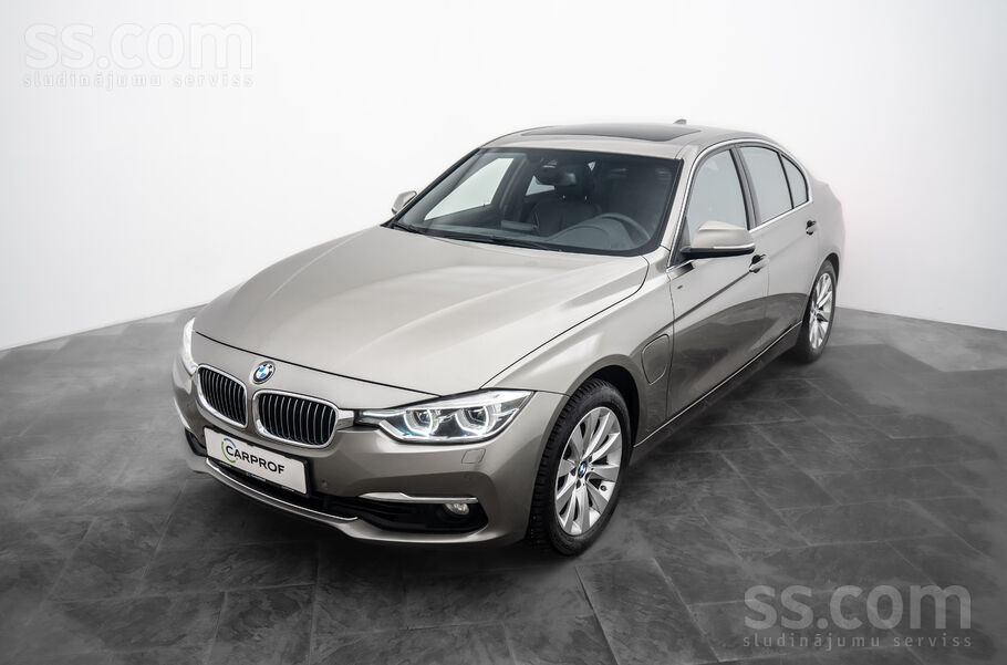 BMW BMW 330 e iPerformance Luxury Line. 