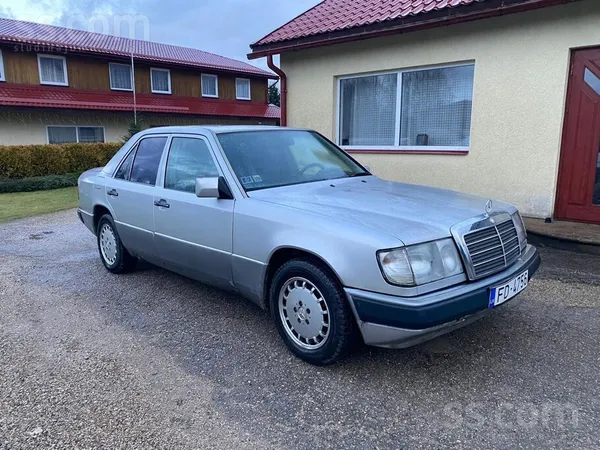 Mercedes MB 230 rūcošs, braucošs dokumenti viss kārtībā noņ