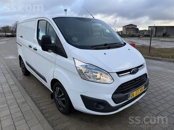 Ford Var uz nomaksu. Pilna masa 2700kg, pašmasa 1970kg,