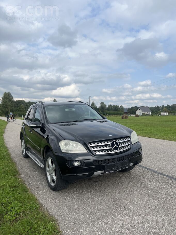 Mercedes Mercedes-Benz ML 350