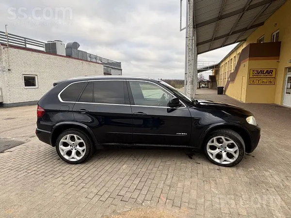 BMW Bmw X5 3.0 180kw orģinālā krāsa ar mazu nobraukumu