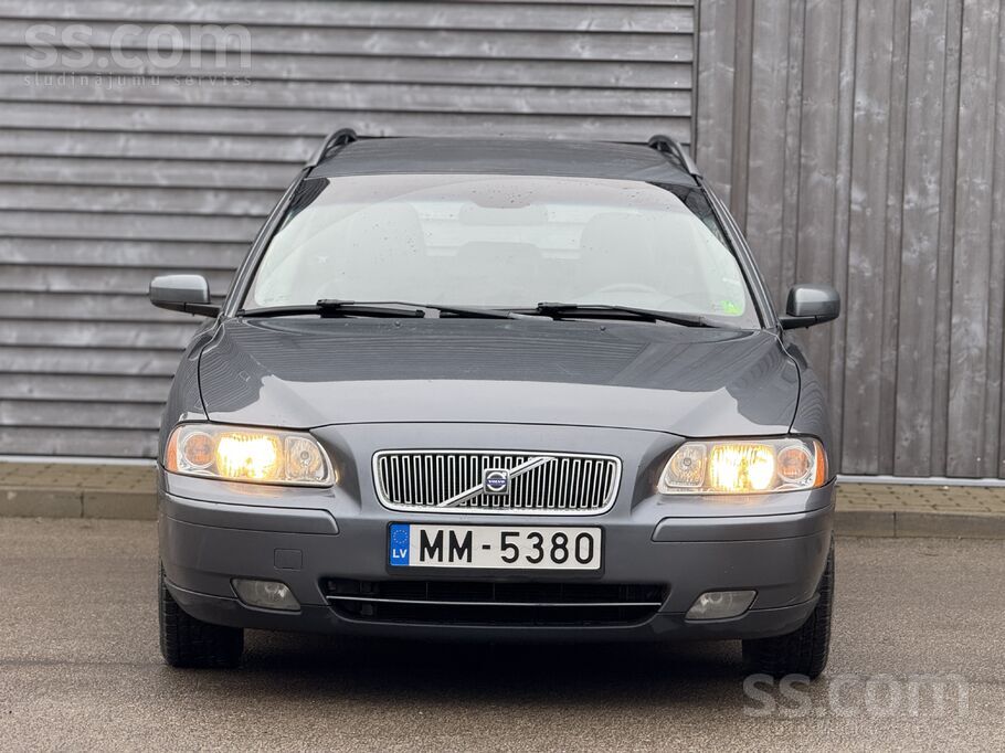 Volvo Pardodas Volvo v70 93kw labs un uzticams motors ne