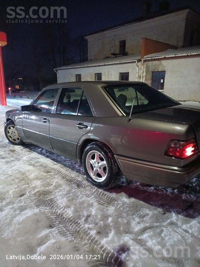 Mercedes Pārdod auto. Rūsa ir, roka jāpieliek. Vairāk info