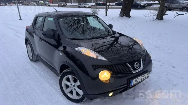 Nissan Automašīna ir labā tehniskā un vizuālā stāvoklī. I