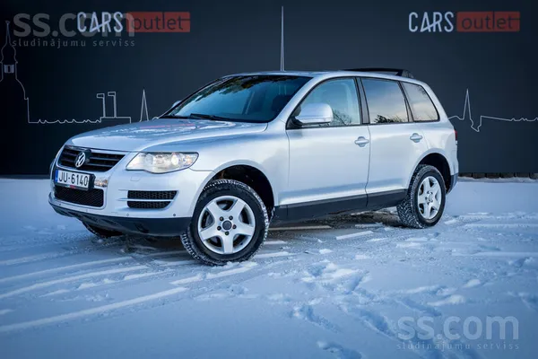 Volkswagen VW Touareg ar 3.0 litru dīzeļdzinēju ar automātisk