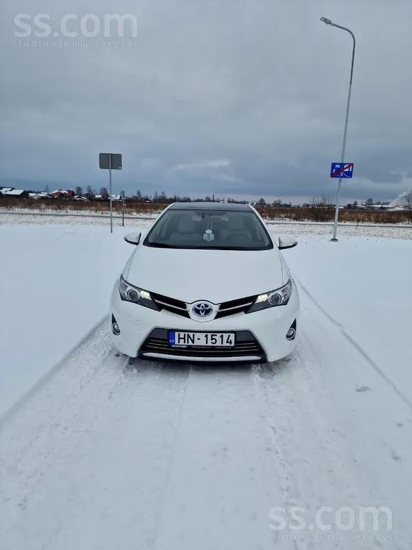 Toyota Pārdodu ideālu pilsētas mašīnu. Daudz extras. Nese