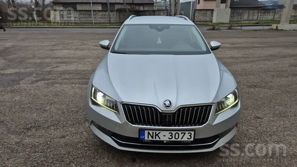 Skoda Škoda Superb ar 2.0 dizel dzinēju 110 KW un automā