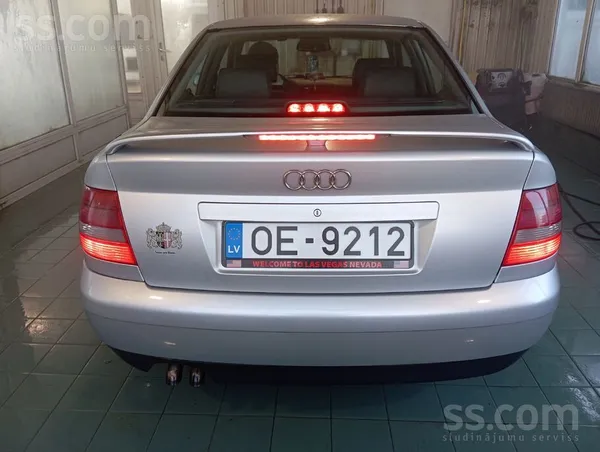 Audi Ādas Recaro. Apsildāmā stūre. Xenons. Lampu mazgāt