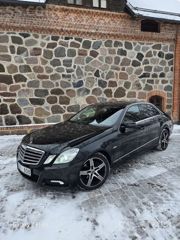 Mercedes Pārdodu auto vizuāli un tehniski ideālā stāvoklī. 