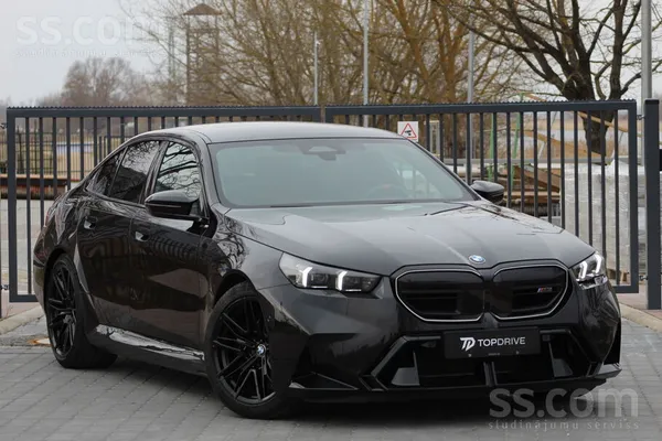 BMW Pārdod BMW M5 Xdrive 4.4 , 535kw/727zs. Jaunas aut