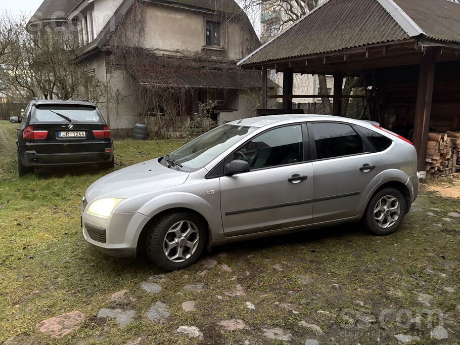 Ford Pārdod labu Ford Focus 1, 6 benzīns, 2006.g. Labā
