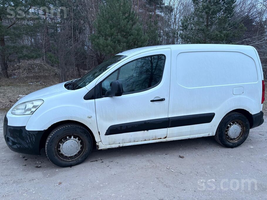 Peugeot Pārdošanā labs auto. 