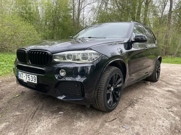 BMW BMW X5 F15 3.0D. Самая максимальная комплектация. 