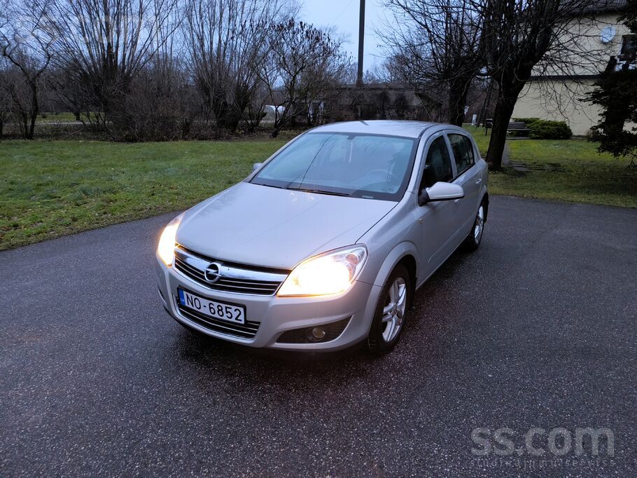 Opel Pārdošanā Opel Astra 1.8 benzīns automāts. Divas a