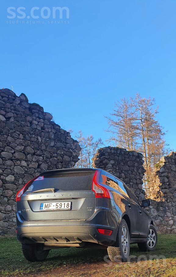 Volvo Volvo Xc60 ar 2.4 dīzeļdzinēju un automātisko ātru