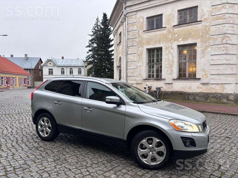 Volvo Pārdodu volvo xc60 labā tehniskā un vizuālā stāvok