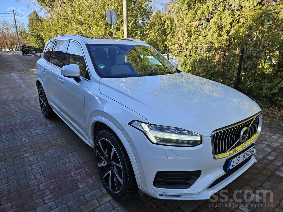 Pārdodu visai labi nokomplektētu un ērtu ģimenes auto Volvo Xc90 2020.gada i