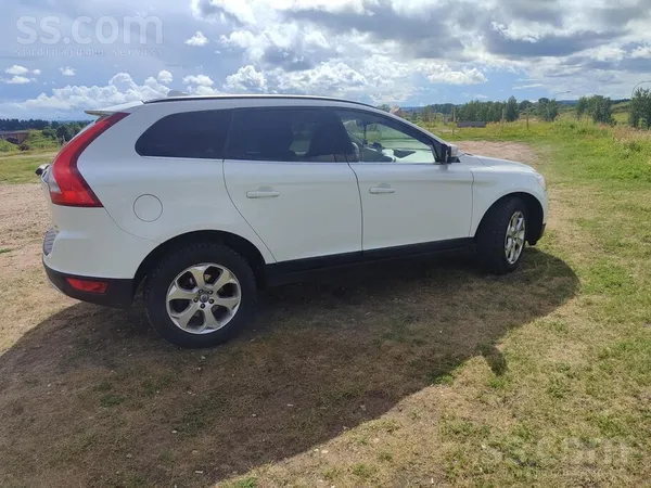 Volvo Volvo Xc60 ar ekonomisku un uzticamu 2.4 dīzeļdzin